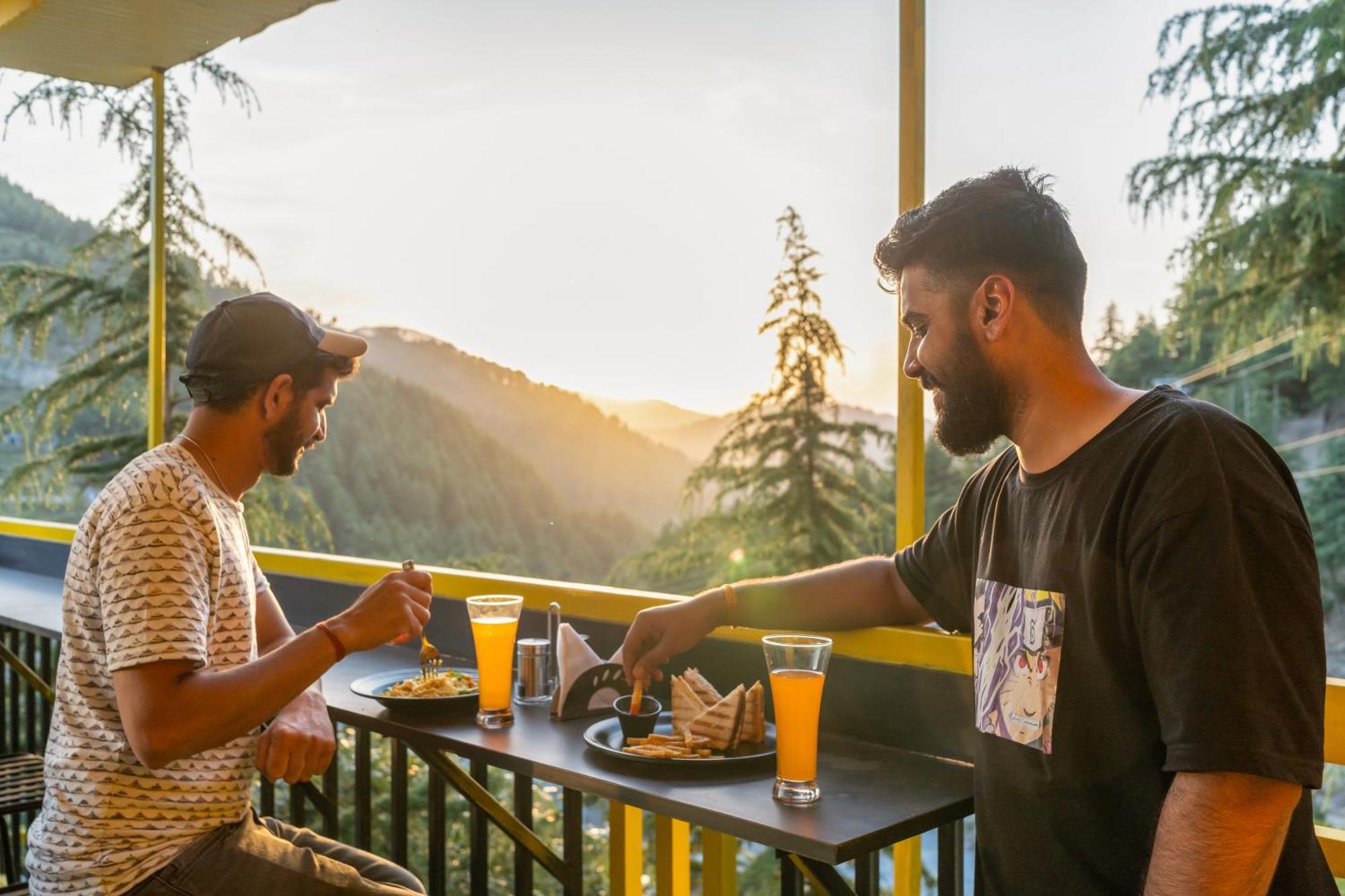 The Hosteller Khajjiar Ngoại thất bức ảnh