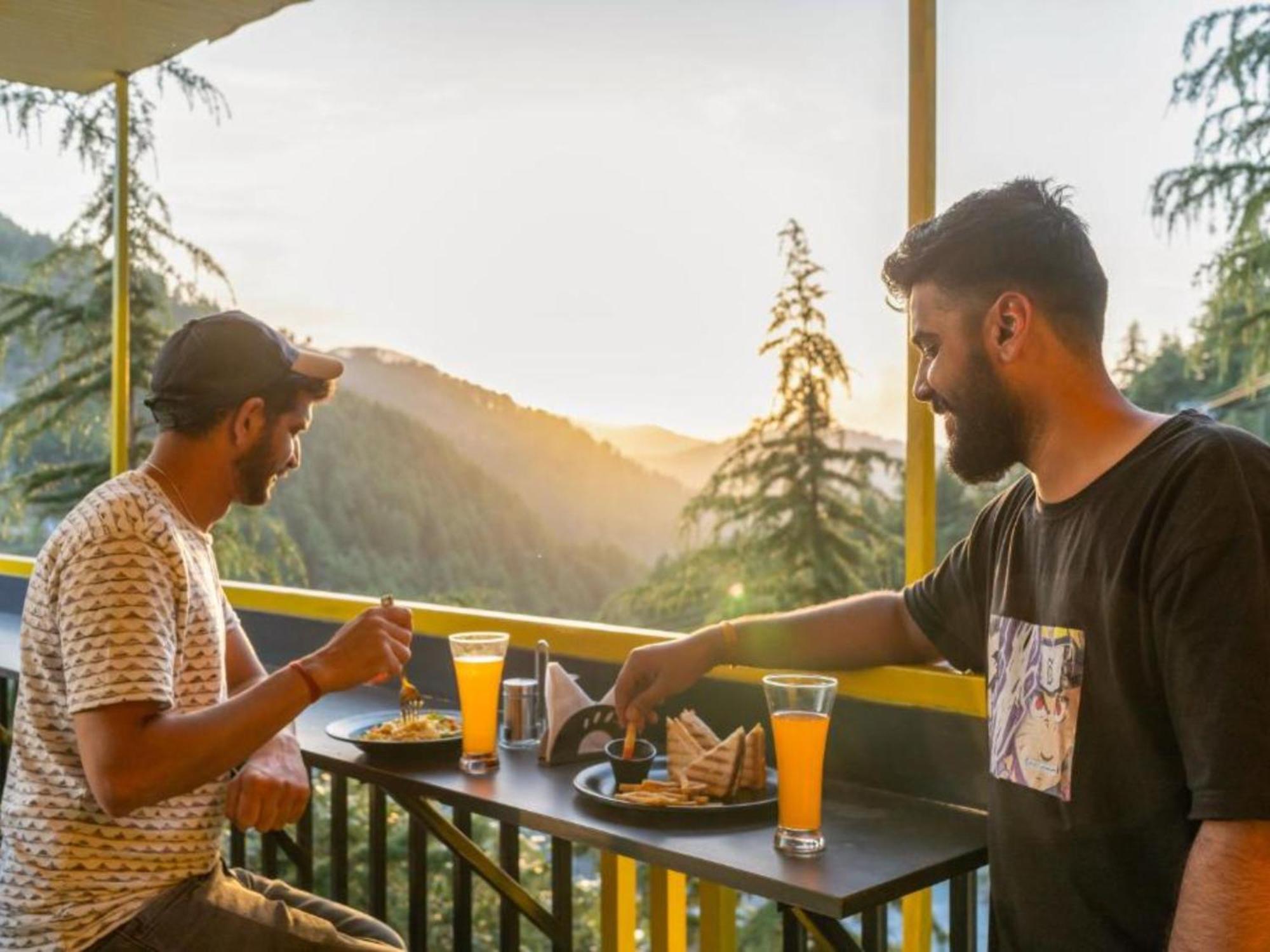 The Hosteller Khajjiar Ngoại thất bức ảnh